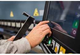 Réussir la pose de couvertines avec pattes de fixation